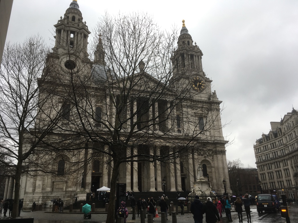 St. Paul's Cathedral Outside